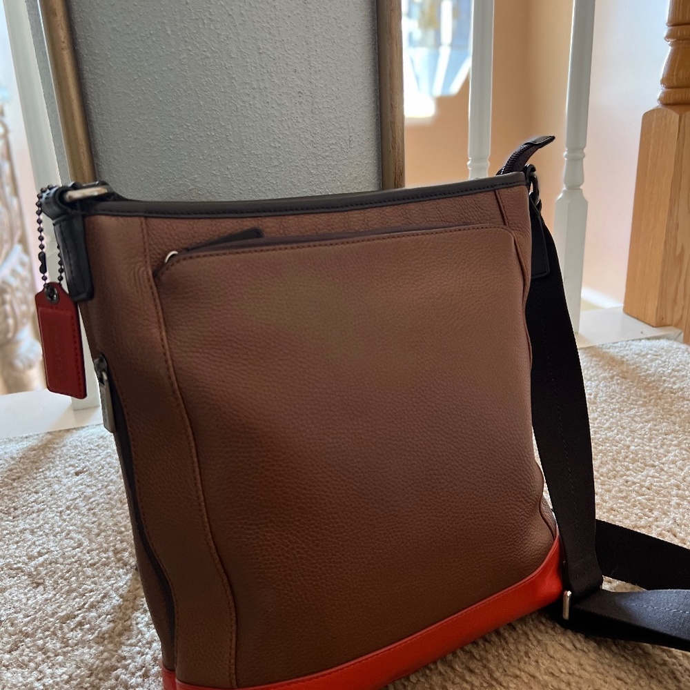 COACH Leather MESSENGER CROSSBODY